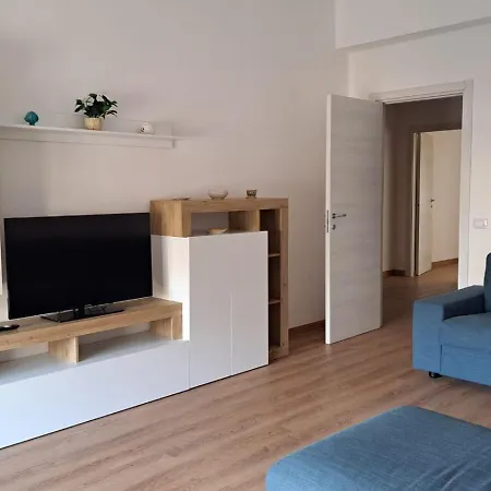 Sunday's * Bova Marina